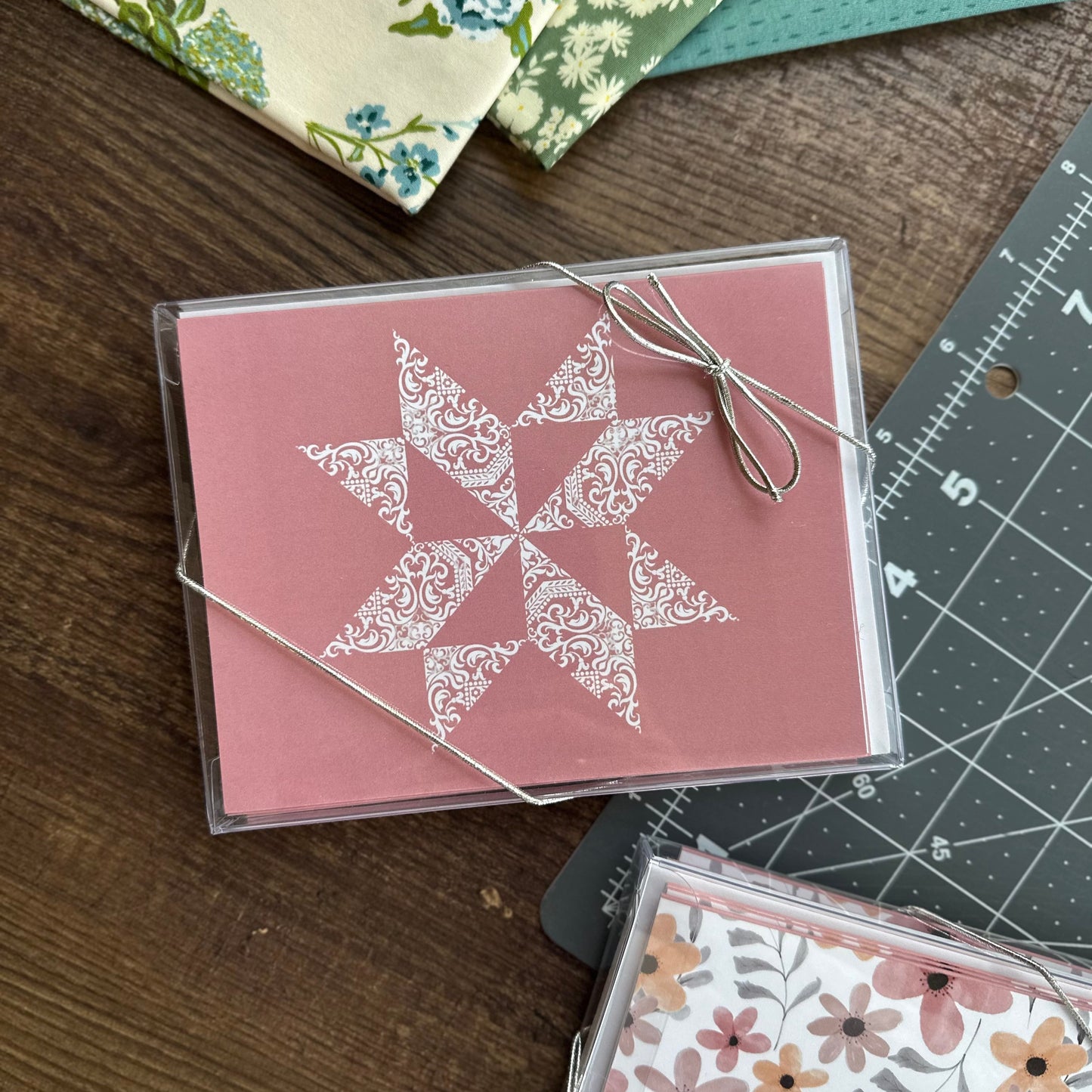 Mauve Modern Vintage Quilt Star Boxed Set of 6 Note Cards