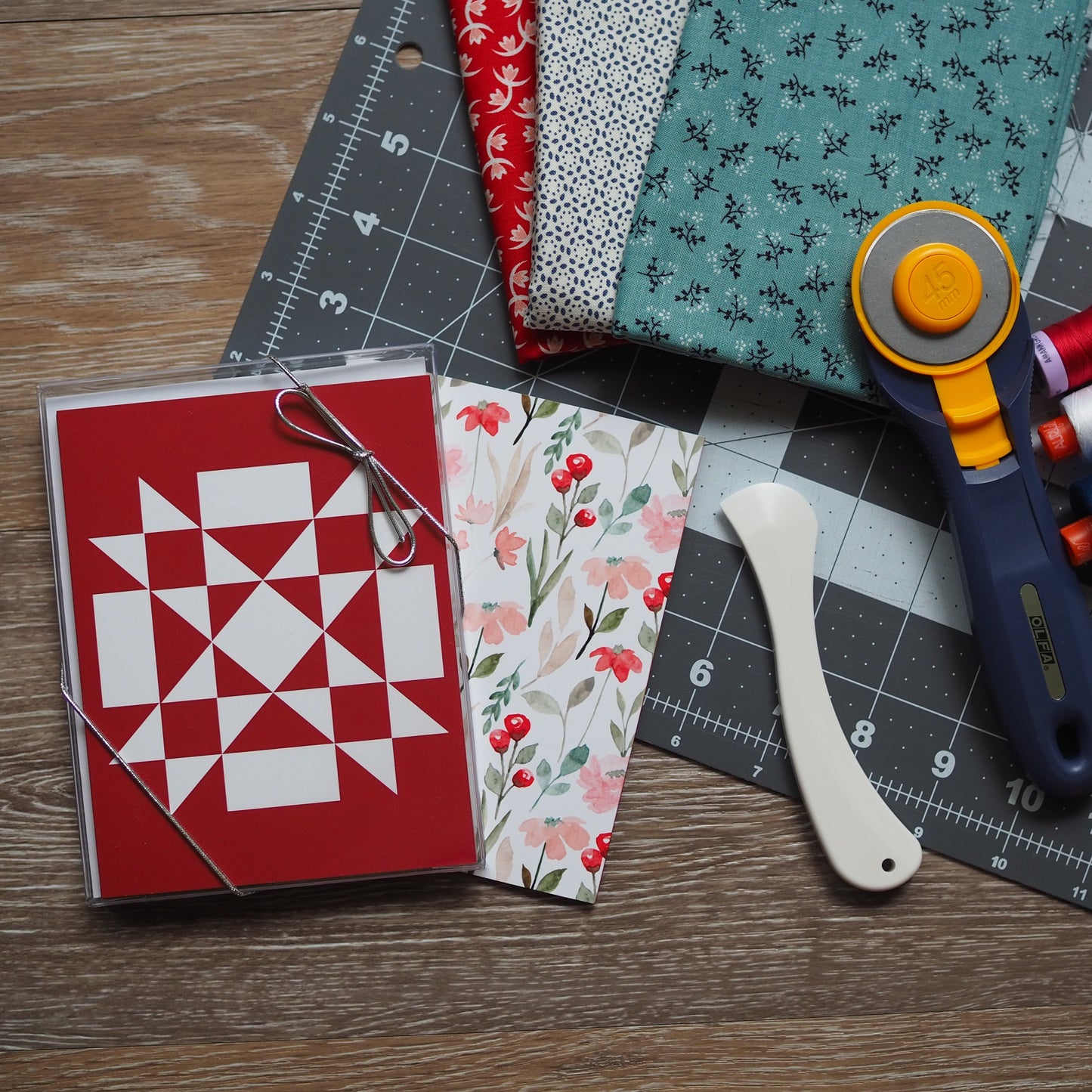 Red Floral Quilt Block Card Set