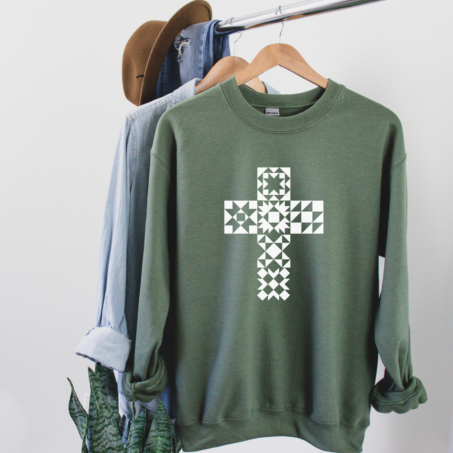 Gildan Quilt Block Cross Classic Crewneck Sweatshirt