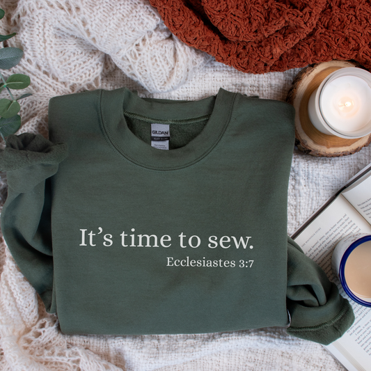 Gildan Funny Christian Quilter Bible Verse Unisex Sweatshirt. Free shipping!