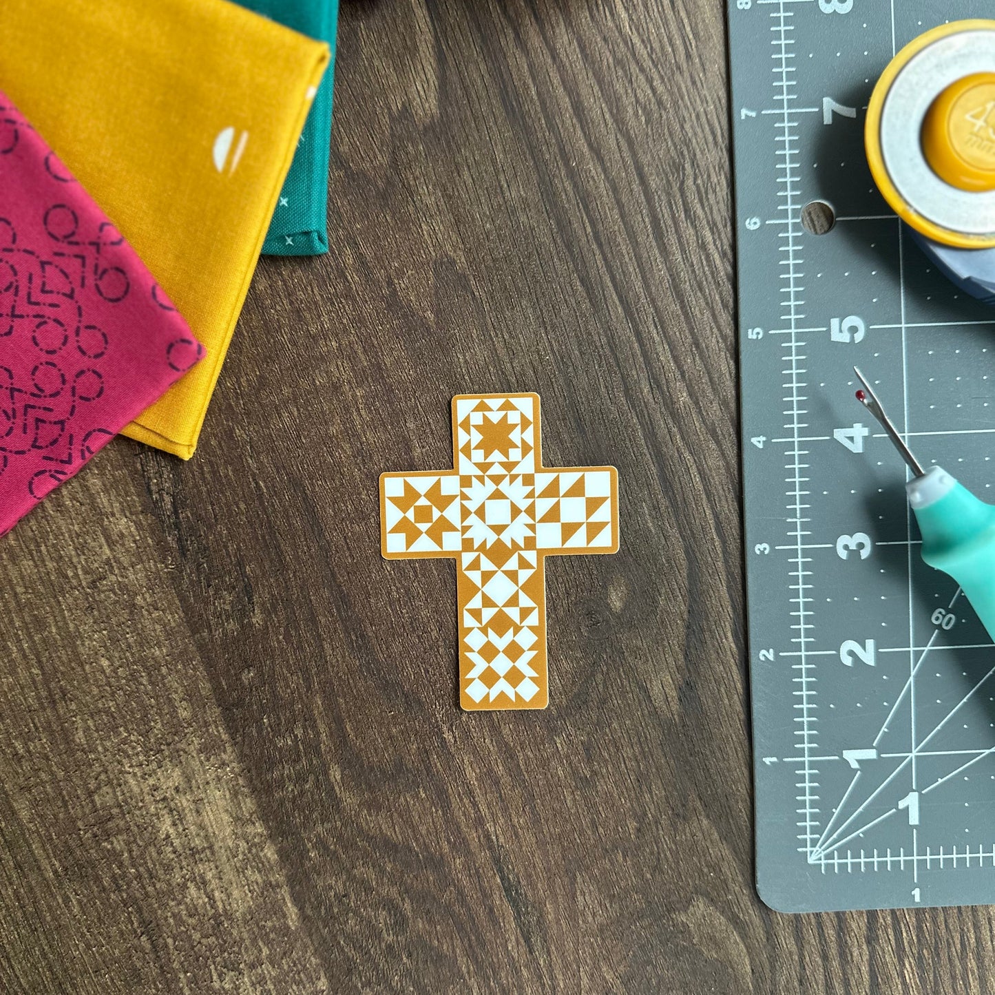 Quilt Cross Caramel Sticker